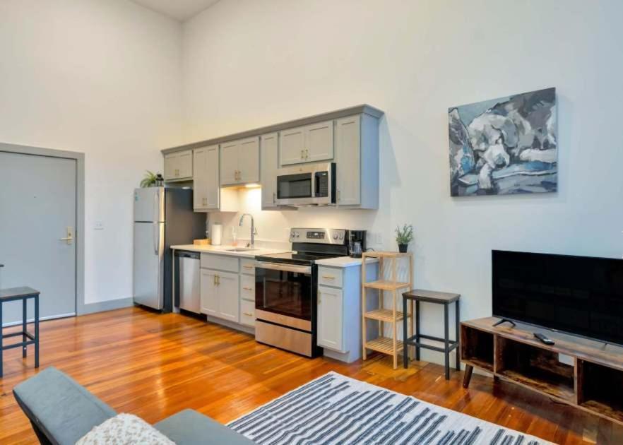 Apartment Bright And Modern In # 303 Louisville